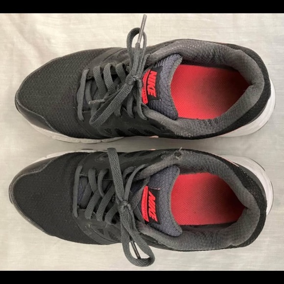 Nike women’s size 7.5 running shoes - Picture 5 of 9